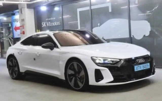 스타렉스밴 중고차 e-트론 GT GT 콰트로 프리미엄 매물 사진 11 - 2023/05 49,740km