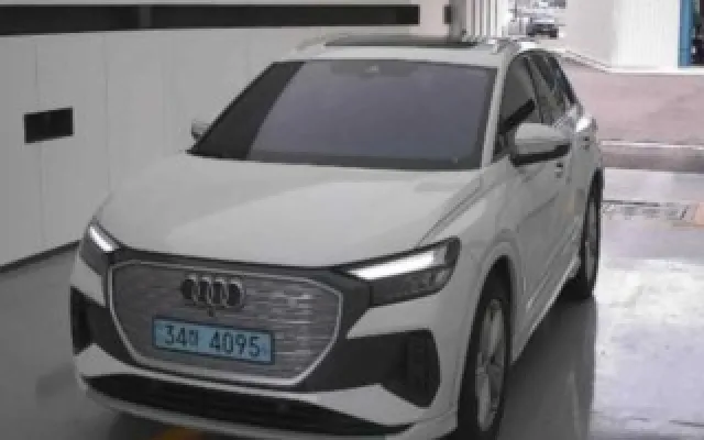 스타렉스밴 중고차 Q4 e-트론 40 매물 사진 16 - 2022/09 88,000km