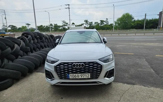 스타렉스밴 중고차 Q5 (FY) 40 TDI 콰트로 프리미엄 스포트백 매물 사진 18 - 2022/10 45,010km